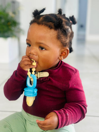 Baby pacifier clip