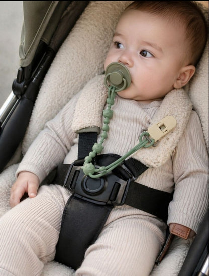 Baby pacifier clip